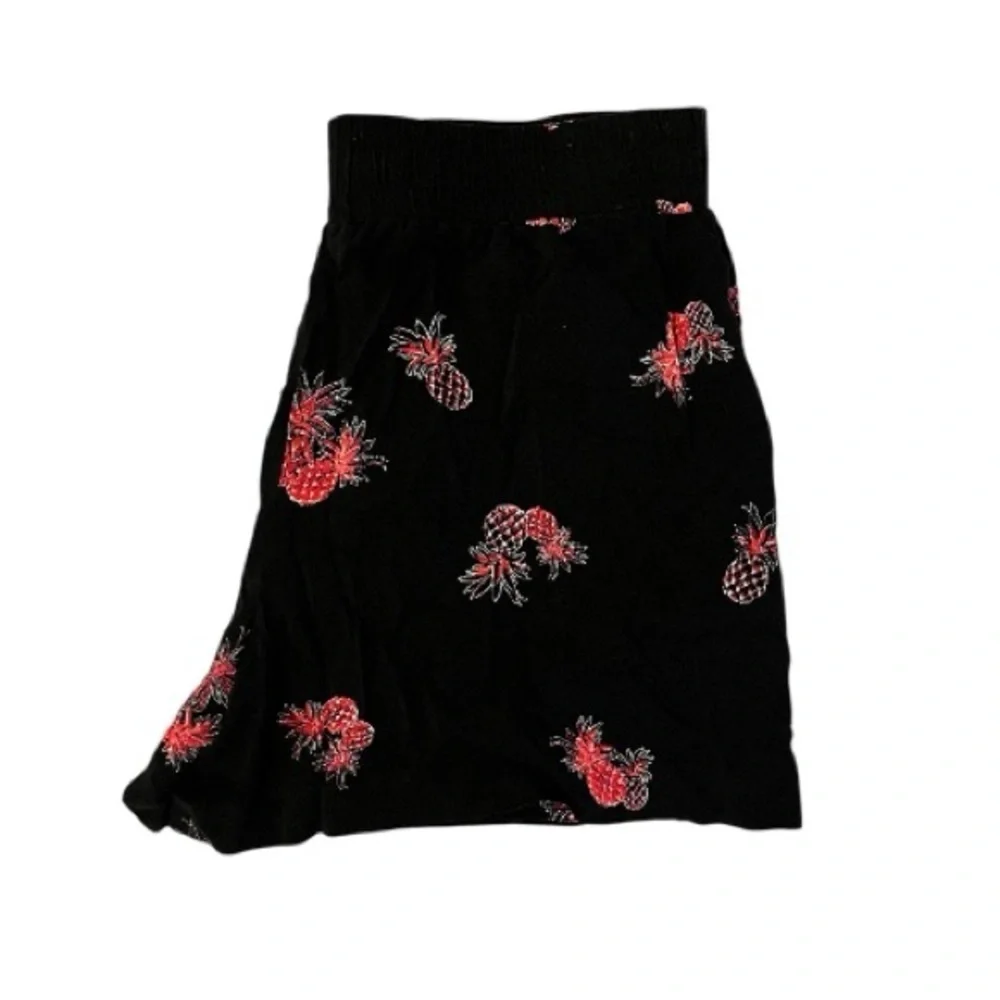 A.P. T 9 shorts with elastic waistband